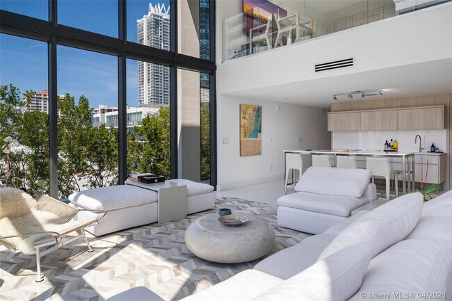 Foto del edificio - 6000 Collins Ave