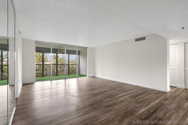 Foto del edificio - 3940 Inverrary Blvd