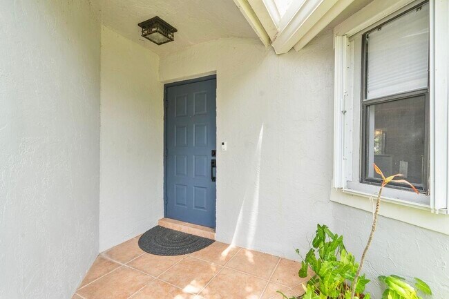 Foto del edificio - 624 Deer Creek Blvd