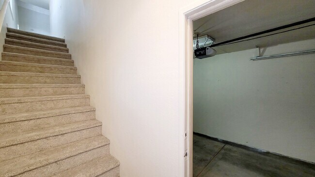 Foto del edificio - 8016 Cimarron Ridge Dr