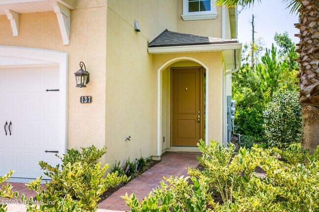 Foto del edificio - 137 Oyster Bay Way