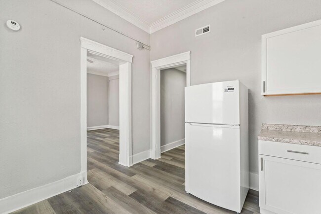 Foto del edificio - 621 E Main St