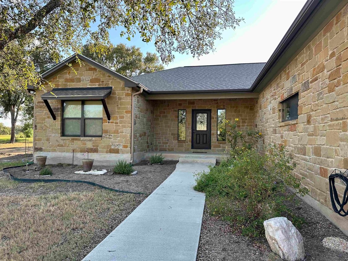 Foto principal - 405 Woodlawn Dr