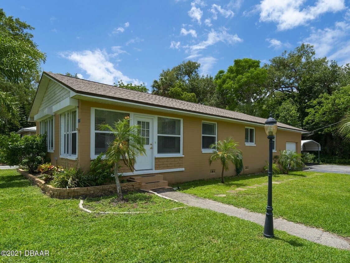 1146 Riverside Dr, Daytona Beach, FL 32117 House Rental in Daytona