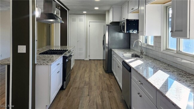 Building Photo - 9315 Glenwood Trail