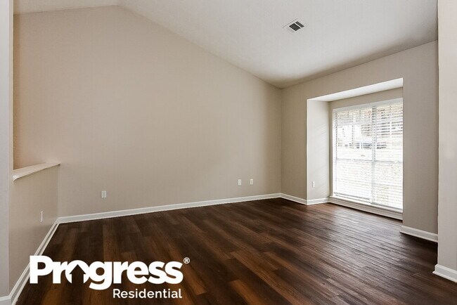 Building Photo - 6239 Leverett Dr
