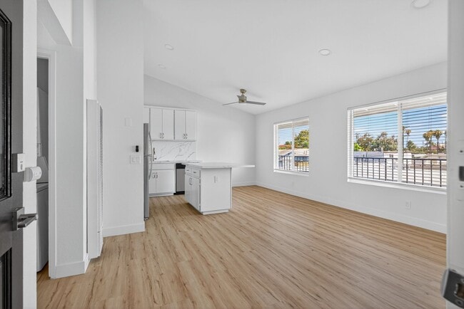 Building Photo - 1066 Coronado Ave
