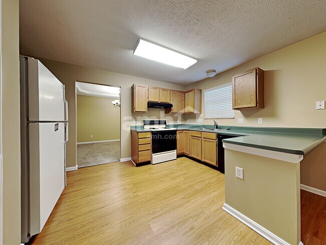 Building Photo - 618 Fox Chase Way