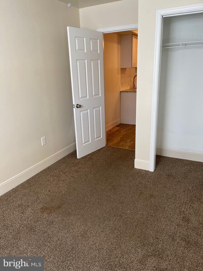 1420 N Luzerne Ave Unit 2, Baltimore, MD 21213 Room for Rent in