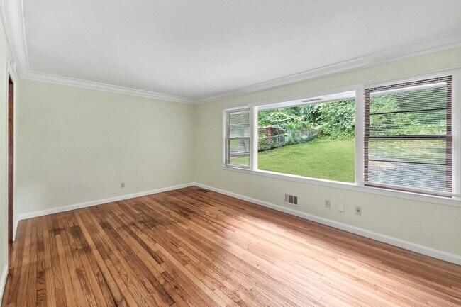 Foto del edificio - 2798 Dearwood Dr SW