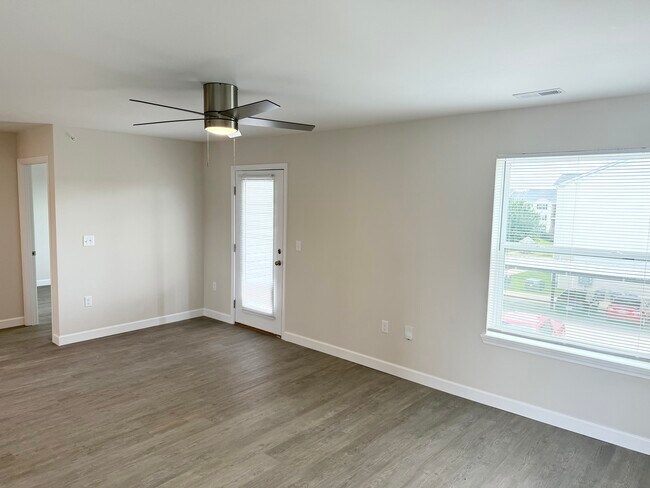 Sala de estar de 2 dormitorios - Liberty Pointe