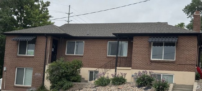 Building Photo - 1107 E 800 S