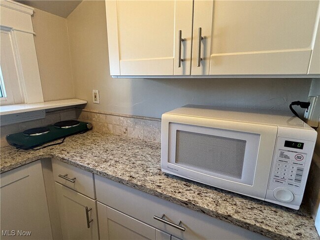 Foto del edificio - 2135 Renrock Rd