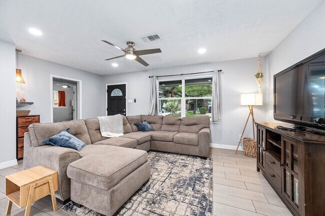 Foto del edificio - 7230 Edgemoor Dr