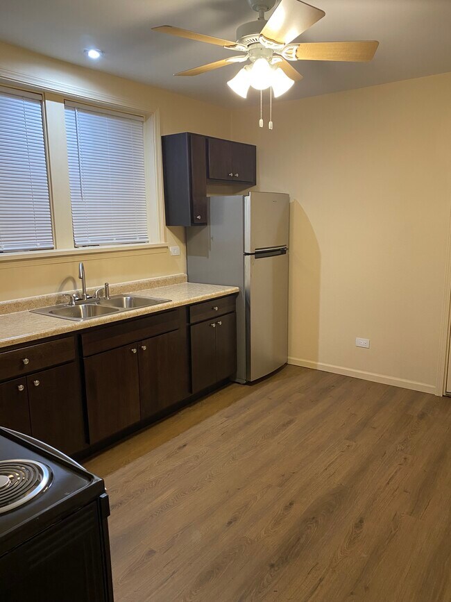 Foto del edificio - 4865 W Concord Pl