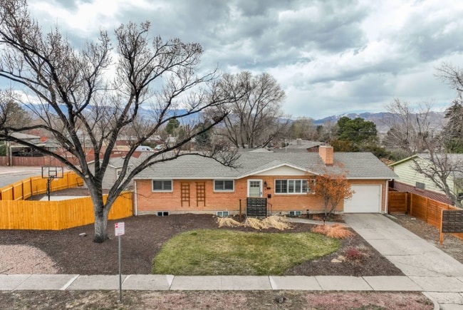 Building Photo - 2402 Patrician Way