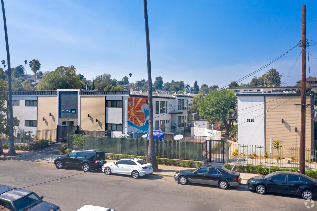 Foto del edificio - Aiden on Ash