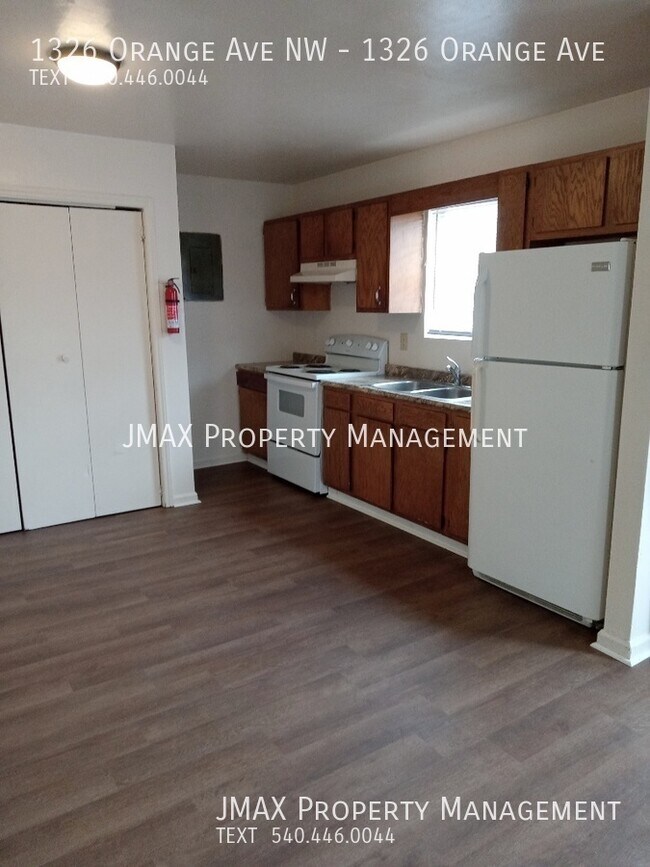 Foto del edificio - This property has a no security deposit op...