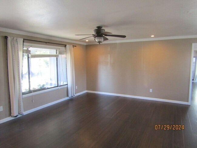 Building Photo - Rare opportunity  in Canon Manor!  Single ...