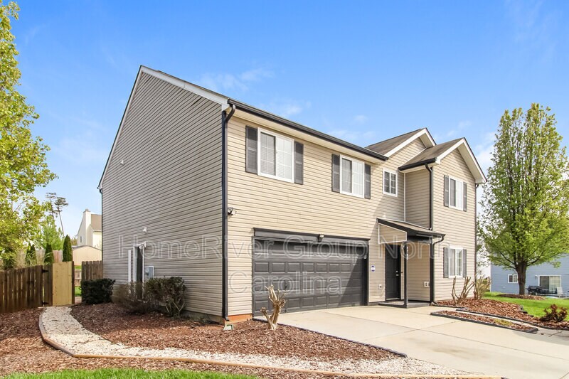 Primary Photo - 5702 Waterpoint Dr
