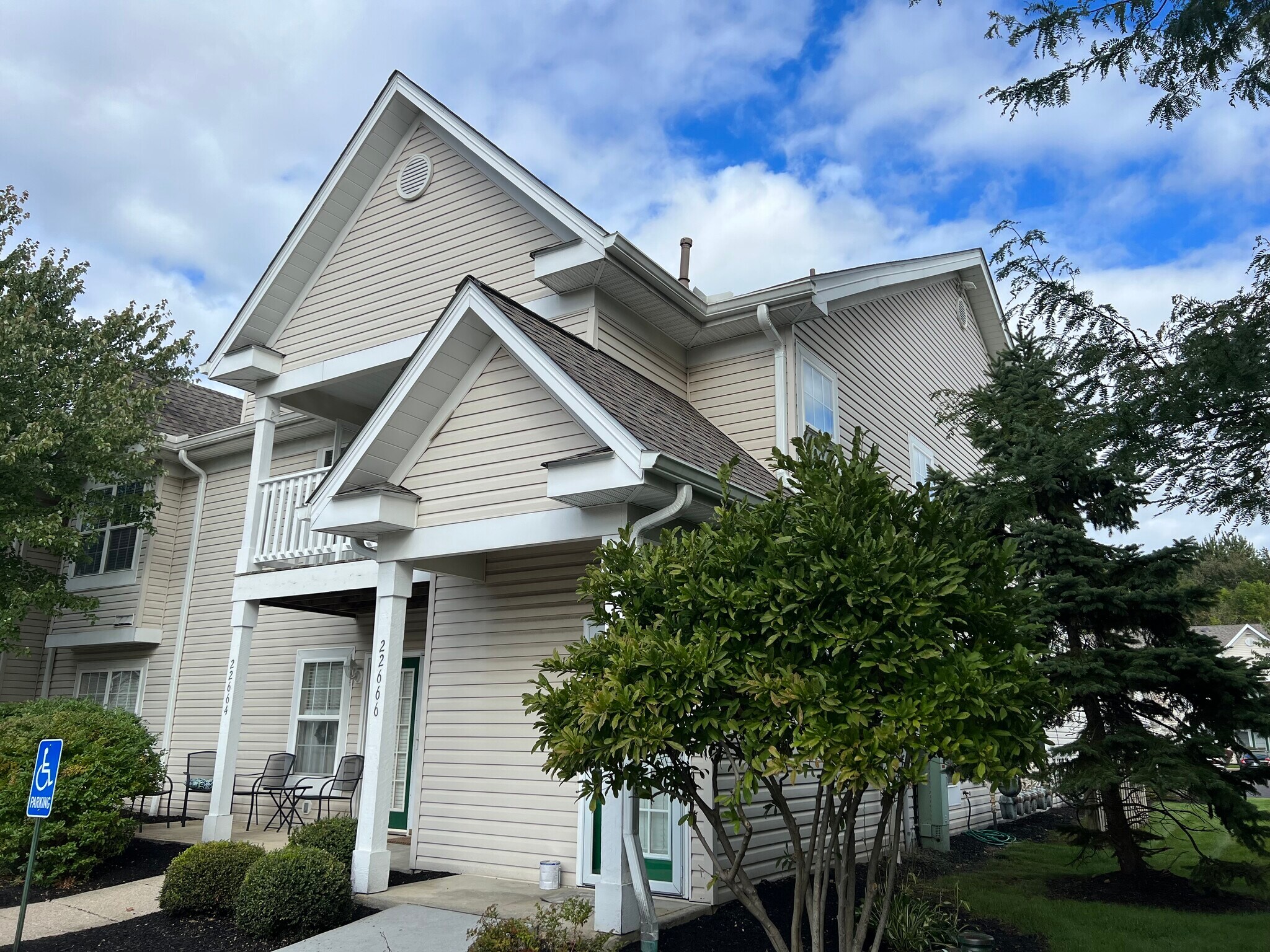 22666 Lenox Dr Cleveland, OH 44126 – photo 2