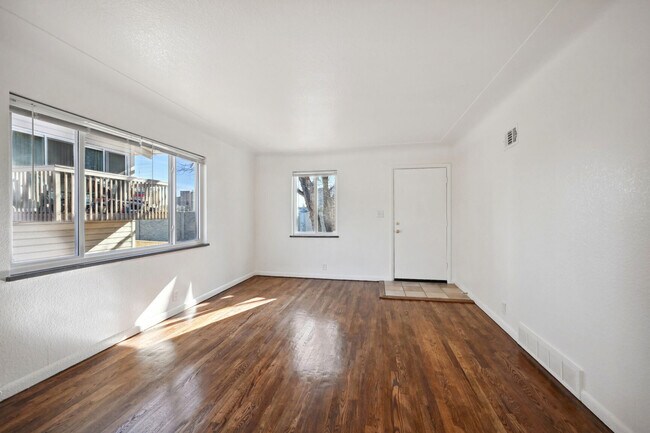 Sala de estar - 1857 S Jackson St