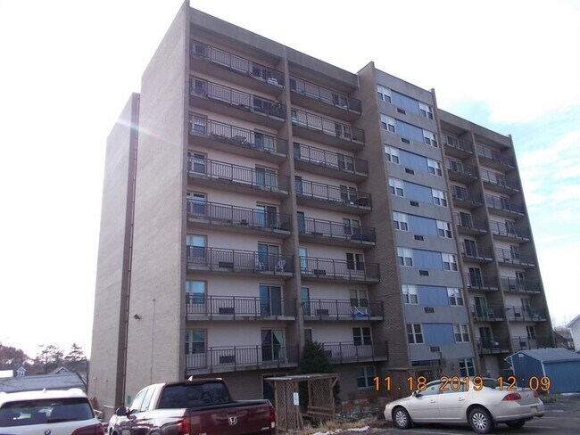 Building Photo - 126 W Church St