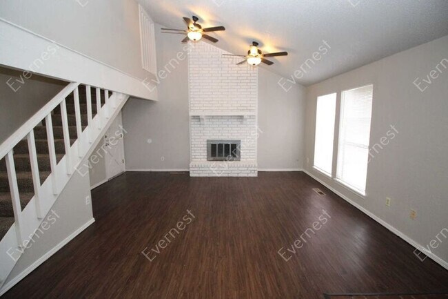 Building Photo - 8213 E 65th St
