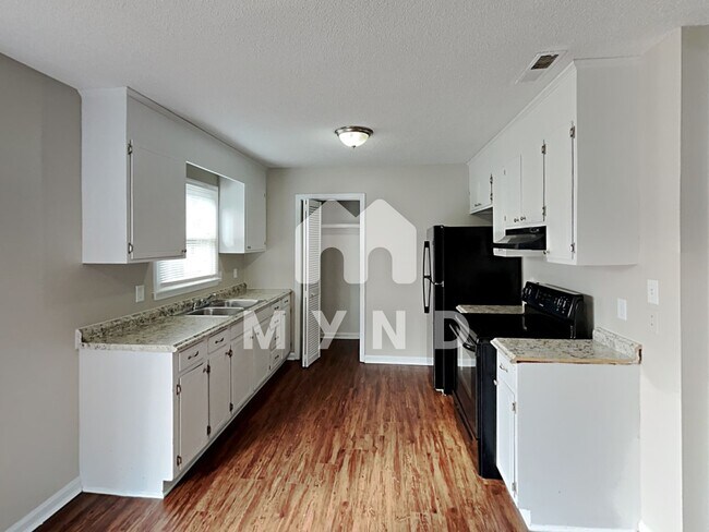 Building Photo - 622 Creekridge Dr