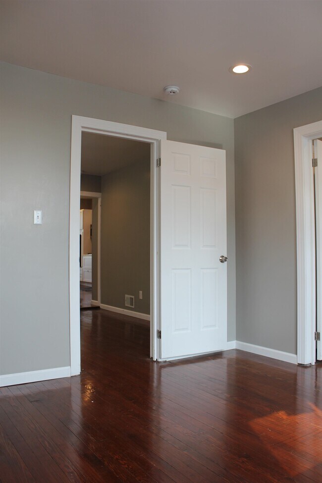 340 Pearsall Ave, Jersey City, NJ 07305 Condo for Rent in Jersey City