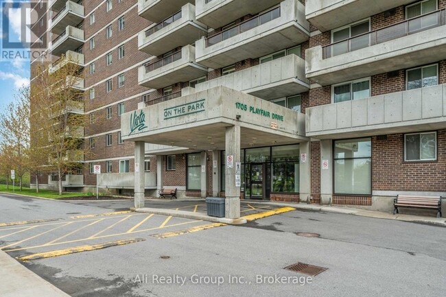 Building Photo - 1705 Playfair Dr