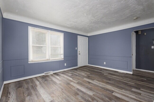 Foto del edificio - 19435 McCormick St