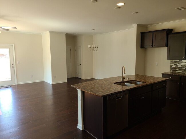 Building Photo - 1001 Myers Point Dr