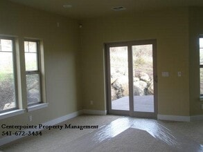 Building Photo - 786 S Savoy Ct