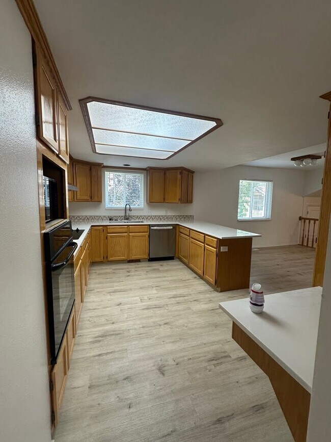 Kitchen - 754 W 2100 N