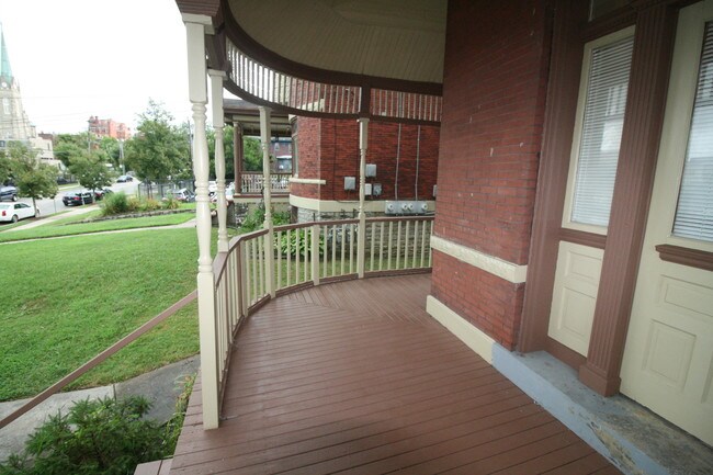 Building Photo - 1375 Myrtle Ave