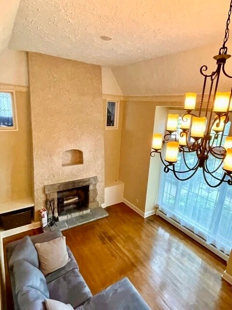 Foto del edificio - 2571 Ashurst Rd