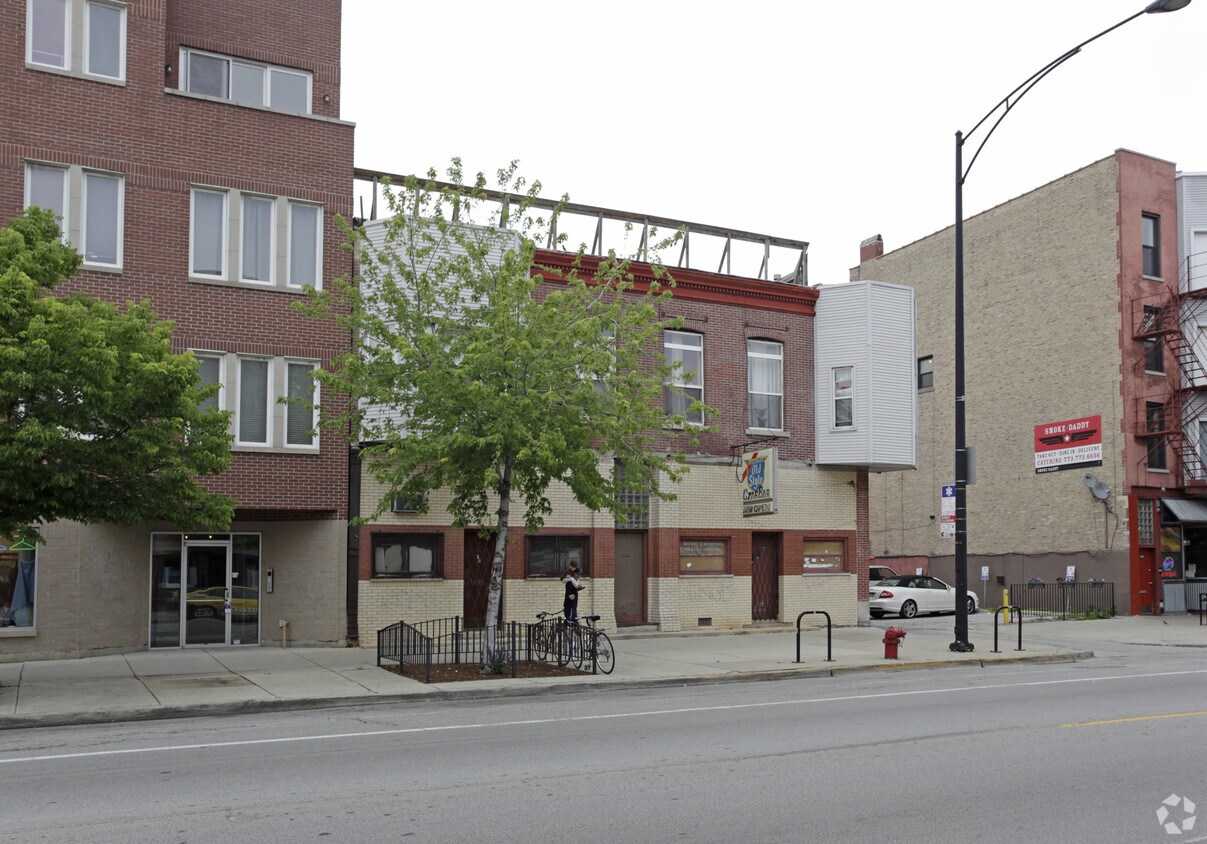 Building Photo - 1812-1814 W Division St