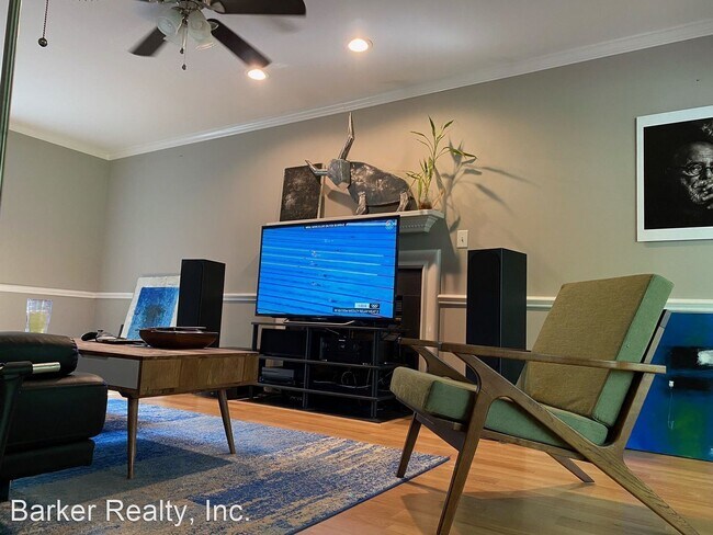 Foto del edificio - 3 br, 2.5 bath House - 8421 Bells Lake Road