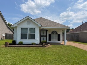 Building Photo - 4554 Rosswood Dr