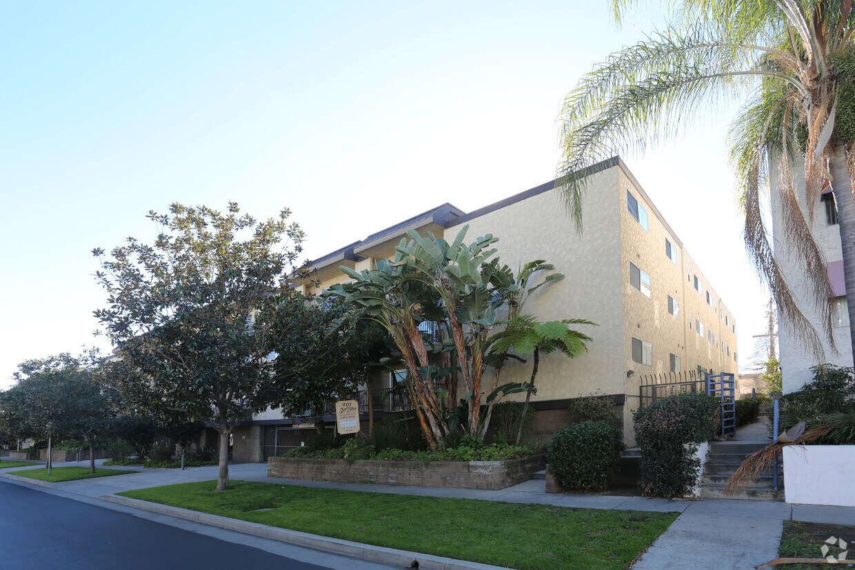 3717 Bagley Ave, Los Angeles, CA 90034 Apartments in Los Angeles, CA