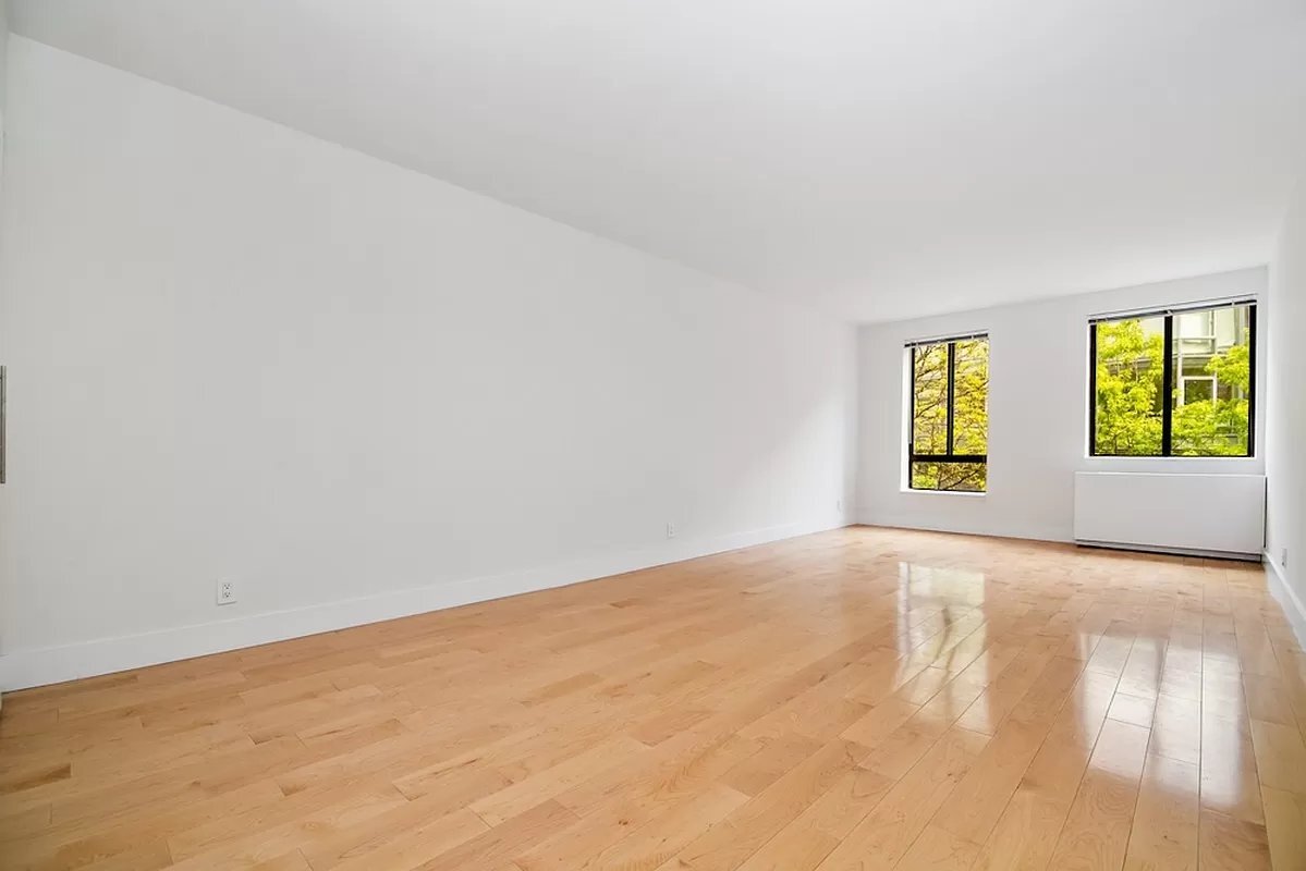 Foto principal - 425 W 53rd St