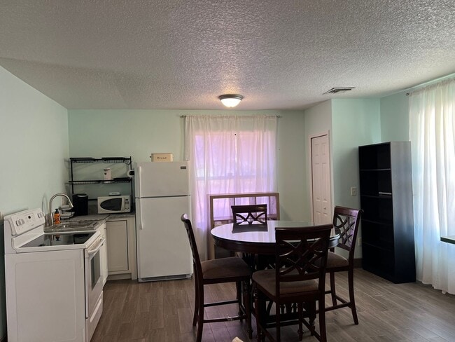 Building Photo - Spacious Efficiency _ In Law Suite_ Fort P...