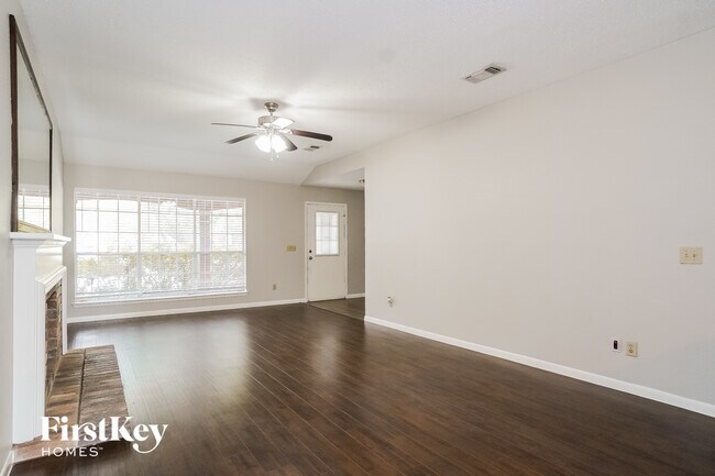 Foto del edificio - 12234 Yearling Dr