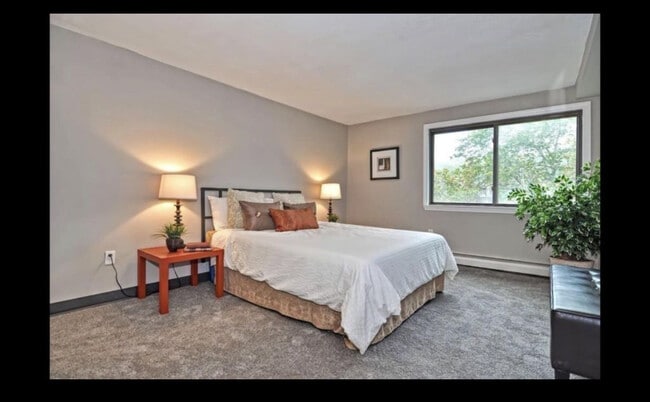 Foto del edificio - 688 Boston Post Rd E