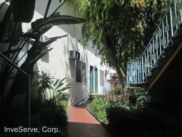 Building Photo - 1541 College View Dr