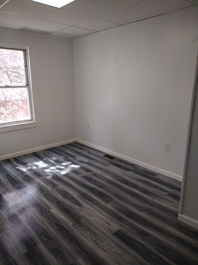 Building Photo - 359 3rd St