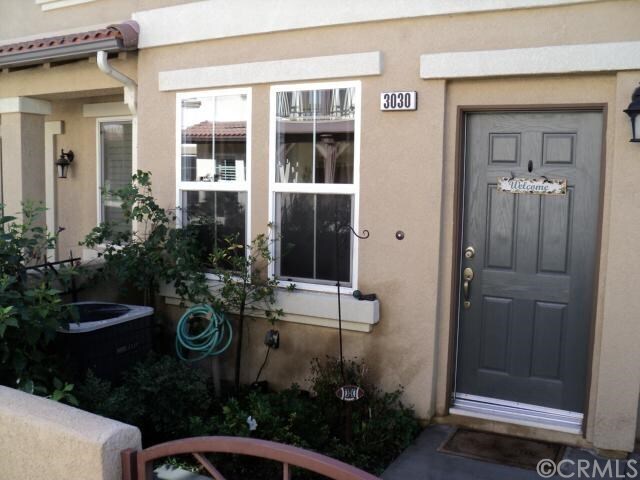 Foto del edificio - 3030 N Torrey Pine Ln