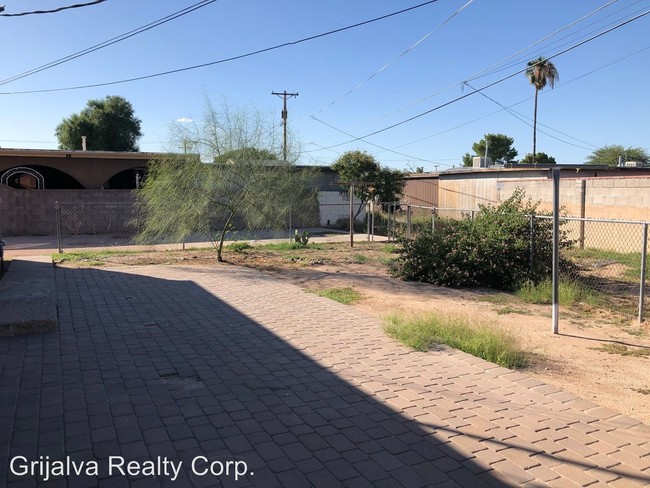 Building Photo - 4625 E Montecito St