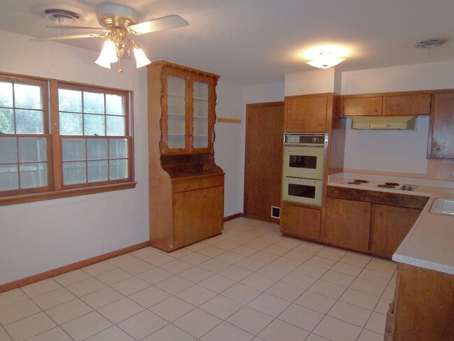 Building Photo - 4612 Buffalo Trail